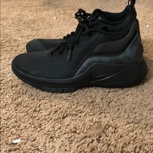 Nike Lebron witness 2